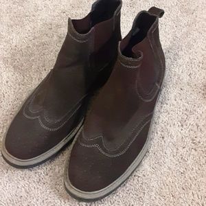 Suede wingtip boot